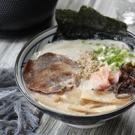 日式豚骨拉面香浓鲜美一碗打尽