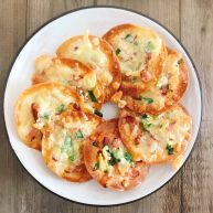 香脆饺子皮披萨