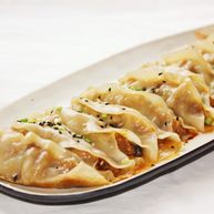 咖喱黑松露菌菇锅贴含皮冻制作方法