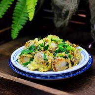 扇贝肉鸡蛋韭菜小炒