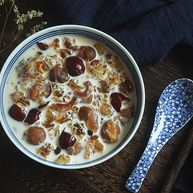 补充胶元蛋白的桃胶牛奶