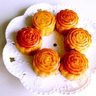 广式绿豆沙蛋黄月饼＋中秋食饼记