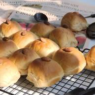 红糖杏仁豆沙餐包