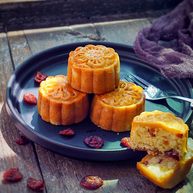 甜食椰香蔓越莓月饼