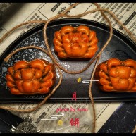 广式月饼网红大螃蟹咸蛋黄月饼