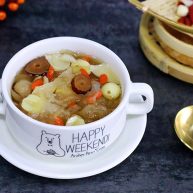 银耳莲子百合汤