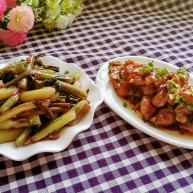 厨房挑战荤菜照烧鸡腿素菜酸辣红菜苔