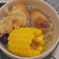 猪蹄黄豆玉米汤