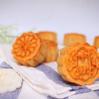 广式莲蓉蛋黄月饼