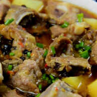 百吃不厌的鼓椒蒸排骨学会了招呼客人不再愁