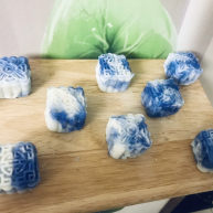 青花瓷奶黄冰皮月饼