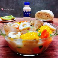 冬至美食猪蹄莲藕汤