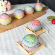 五彩斑斓蛋黄酥给自己一个多彩的秋天