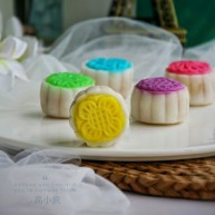 五彩冰皮月饼