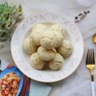 冬至美食黑芝麻麻薯包