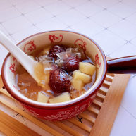 苹果银耳红枣汤