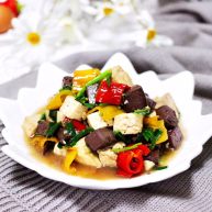 双椒烩双色豆腐