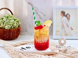 15、蔓越莓草莓花茶饮,清爽甜美又好喝，而且颜值担当，每天一杯好心情。