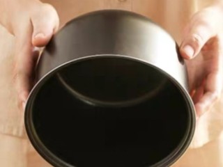 9、新疆特色手抓饭,另拿一口深一点的锅，（高压锅或深炖锅都可以）