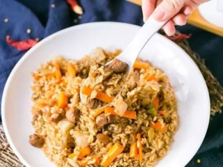16、新疆特色手抓饭,盛出即可