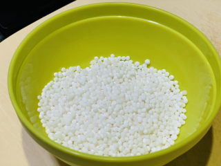 2、芒果西米捞,西米50克,就可以煮一大碗;