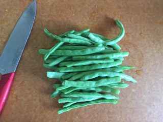 12、排骨豆角焖面,豆角洗净捞出