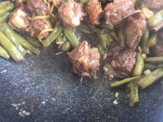 35、排骨豆角焖面,这样都收汁了