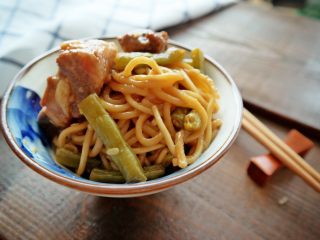 39、排骨豆角焖面,你们知道我忍着馋拍照片是有多煎熬
