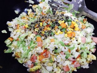 13、炒饭秀＋蒜香时蔬藜麦饭,翻炒均匀！