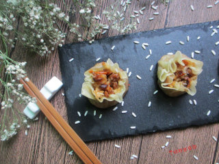 17、烧麦,由于它的造型不收口，有一种内馅外露的霸气，更像一朵小花