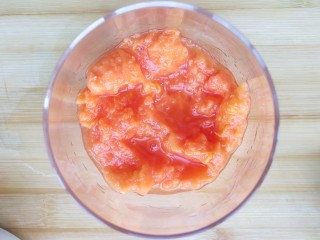 4、椰香木瓜鲜奶,再捣一捣