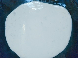 15、宝宝辅食    10M+ 超级松软的小米饼,还可以把面糊倒入锅里，摊成一个大大的圆形。冷锅倒入面糊，然后用工具摊薄，再加热。