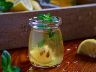 12、柠檬铁观音蜂蜜茶,用薄荷点缀即可