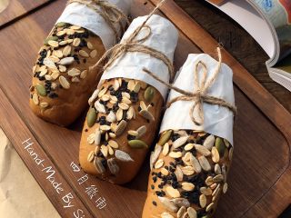 6、全麦杂粮面包,健康的味道～