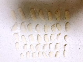 7、什锦虾仁猫耳面,逐一做好的猫耳面