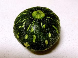 11、什锦虾仁猫耳面,南瓜削皮