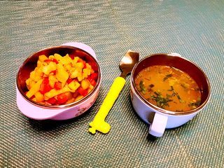 21、什锦虾仁猫耳面,再配上一碗蔬菜汤就可以了吃了,宝宝特喜欢,吃了满满一碗!