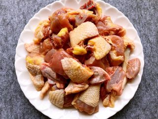 4、大盘鸡,整鸡洗干净剁成小块