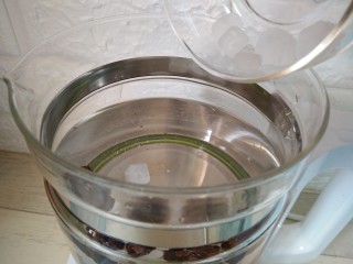 5、胖大海糖水,依次放入冰糖