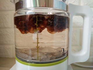 6、胖大海糖水,胖大海在煮至时会慢慢膨胀来