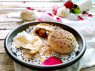 29、蟹壳黄烧饼,成品图。