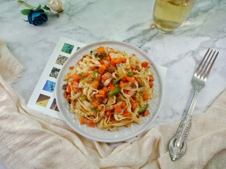 16、时蔬炒面,成品