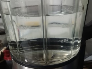 6、小米花生糊,破壁机加入1200毫升水