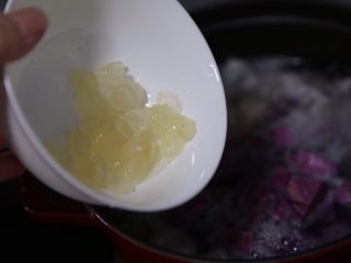 12、紫薯银耳粥,最后加皂角米