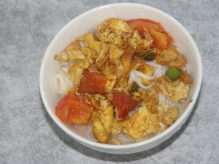20、西红柿鸡蛋面,加入炒好的鸡蛋柿子