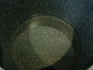 7、荔枝罐头,锅加清水