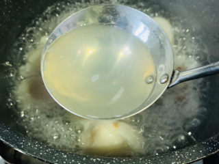 13、荔枝罐头,汤汁会变乳白