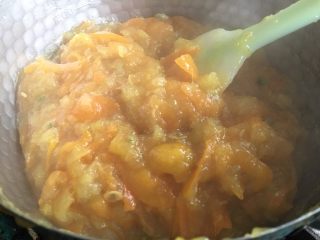 6、止咳化痰的金桔酱,水分少了就再添点儿，要不停的翻拌