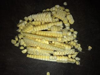 6、三文鱼炒饭,玉米取出玉米仁