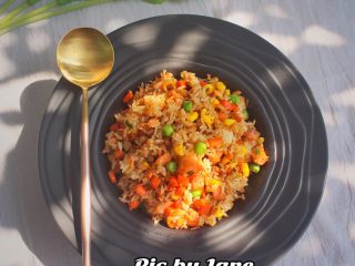 18、三文鱼炒饭,成品